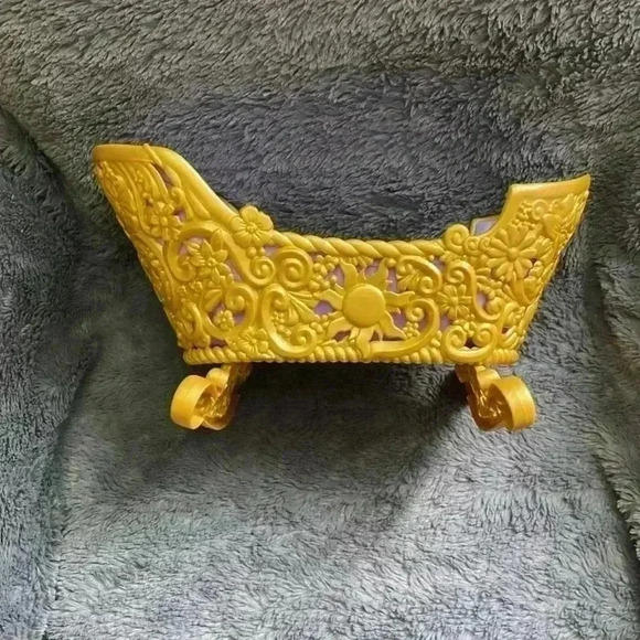 Disney Princess Royal  Rapunzel Cradle
Set Toys R Us Exclusive Complete - Picture 4 of 16